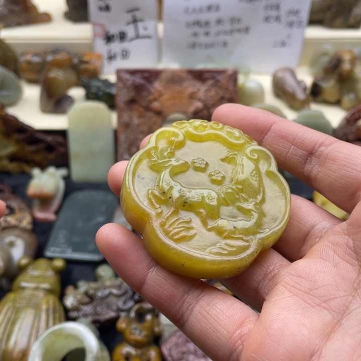 蛇纹石玉颈饰未镶嵌646