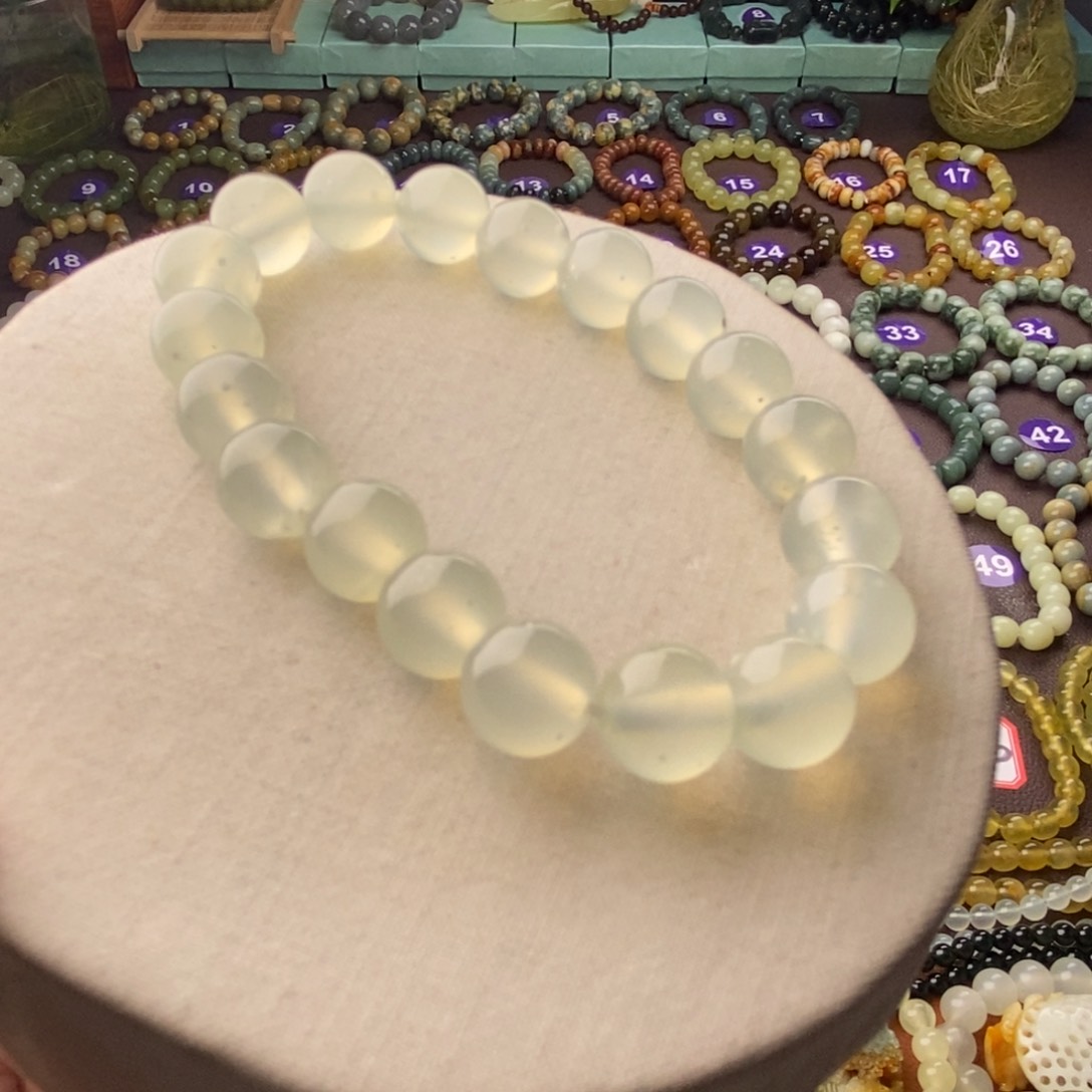 蛇纹石玉手串未镶嵌