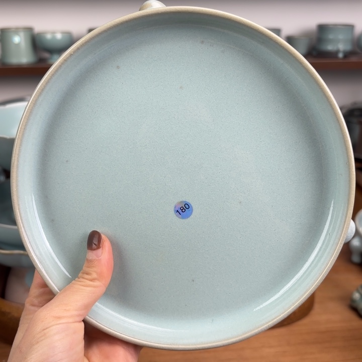 编号180天青釉大号三足洗不退不换