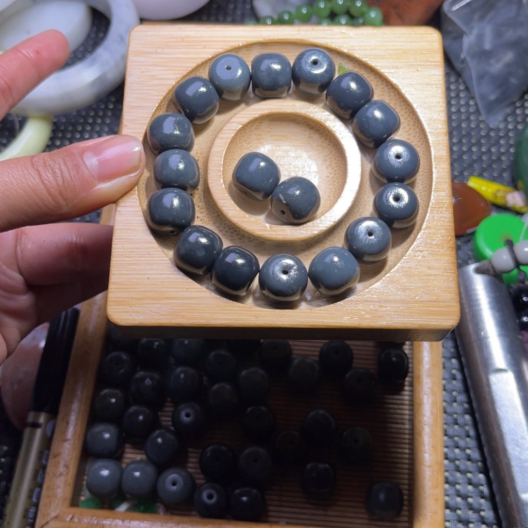 未镶嵌和田玉车挂