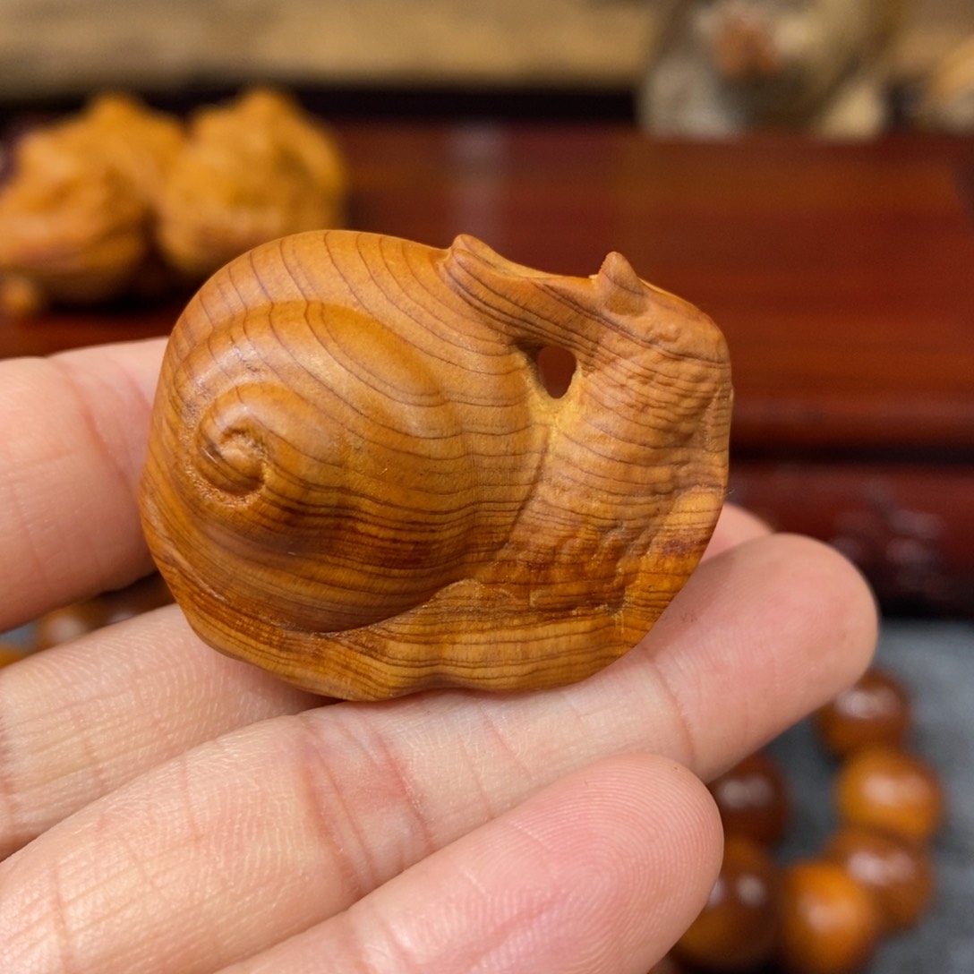 柏木（崖柏）崖柏。  