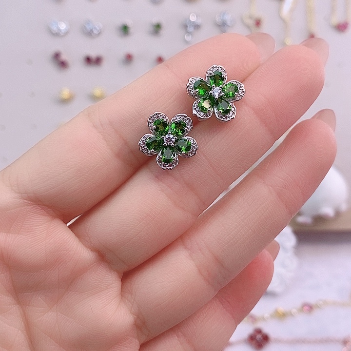 透辉石耳饰银S925镶嵌