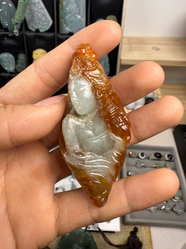 天然缅甸翡翠吊坠