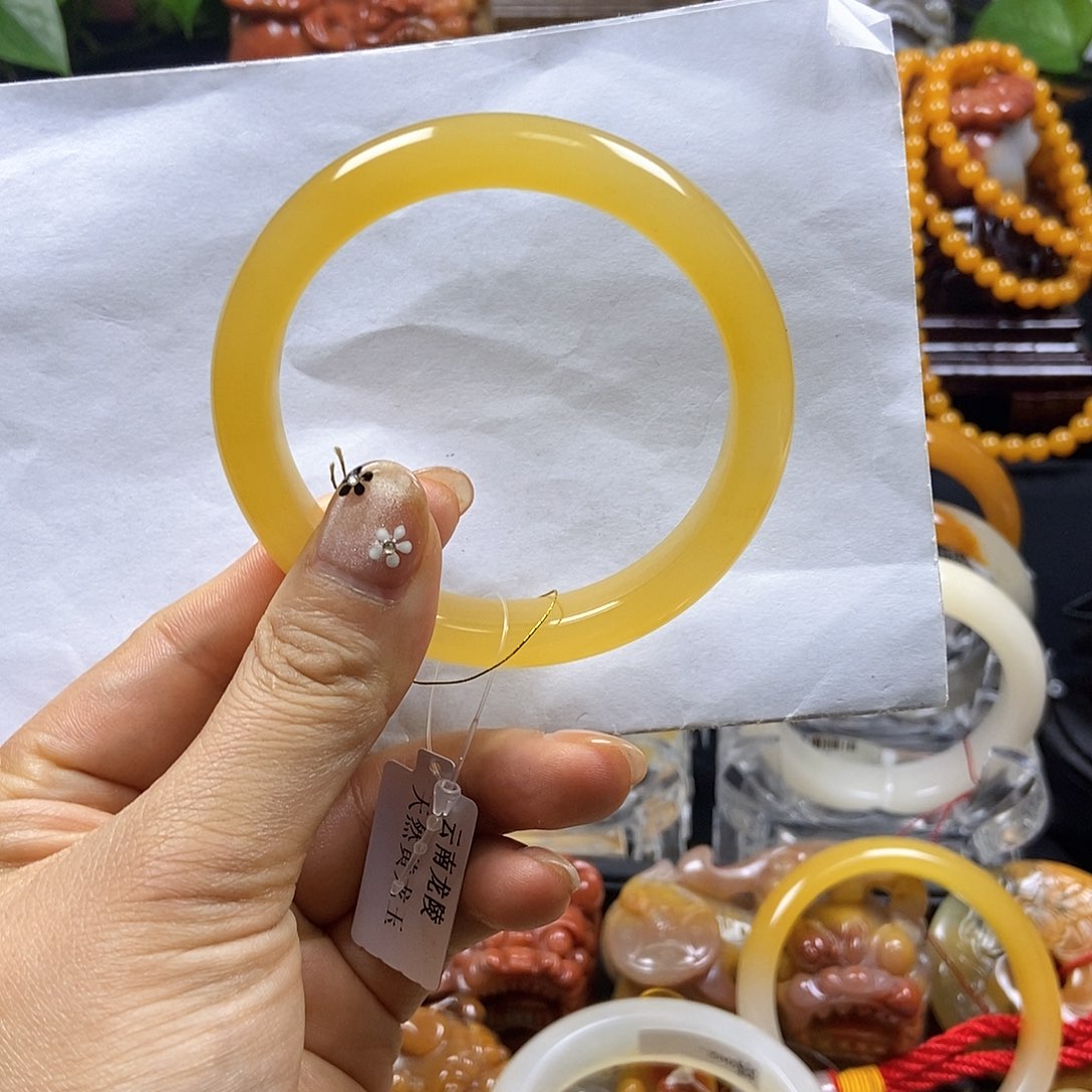 石英质玉（黄龙玉）未镶嵌手镯用****4米儿