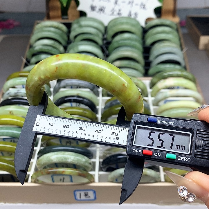 未镶嵌蛇纹石玉手镯30