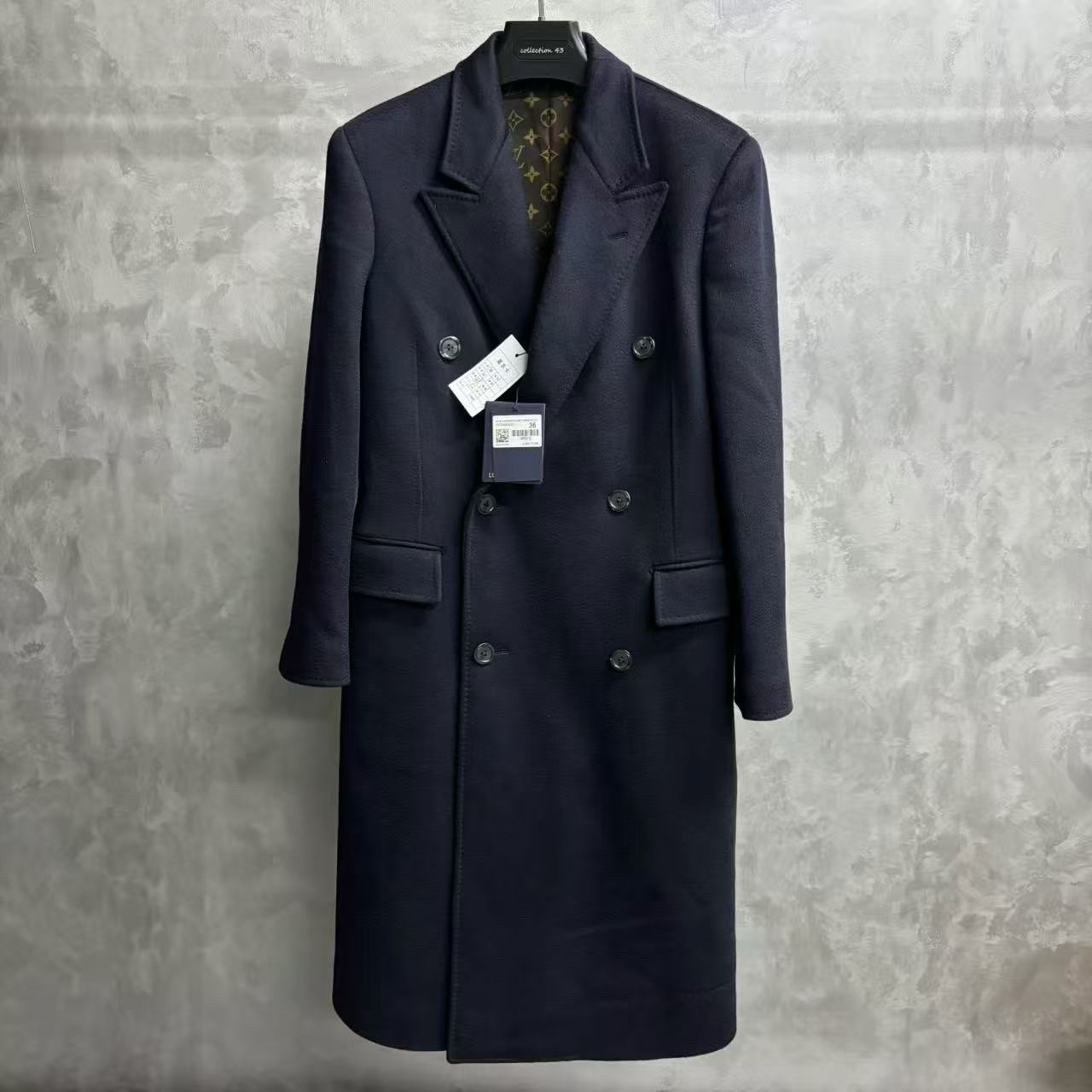 未使用 LouisVuitton/路易威登 海军蓝纯色双排扣盖袋长袖大衣/36