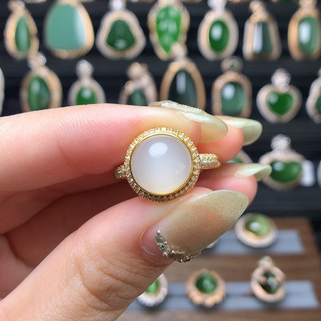 和田玉首饰18K金镶嵌