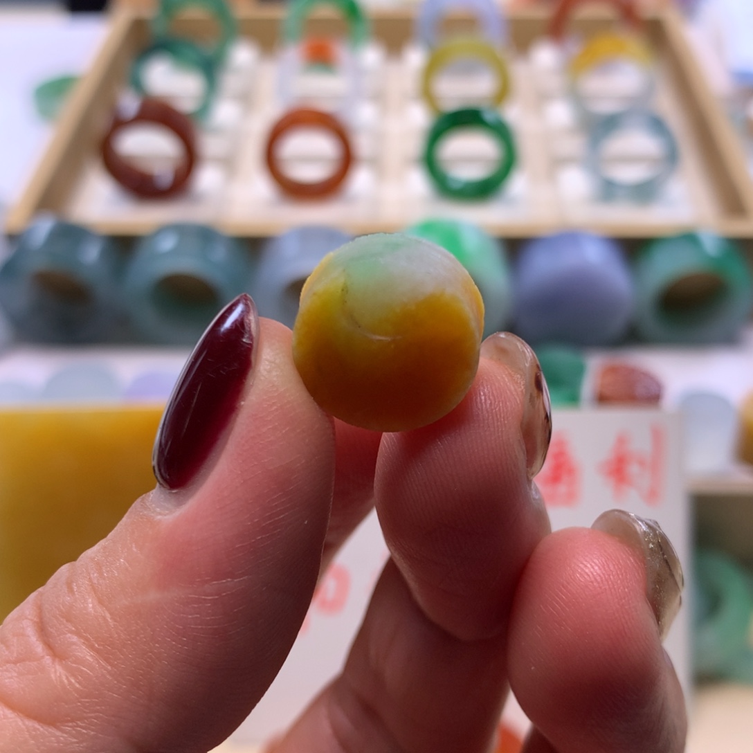 定制翡翠未镶嵌翡翠