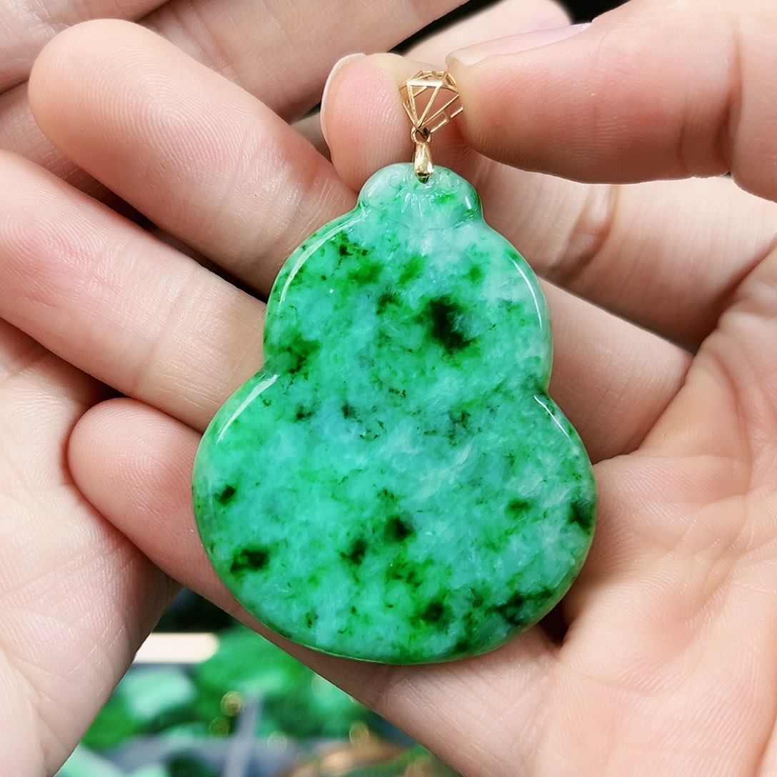 翡翠颈饰18K金镶嵌吊坠