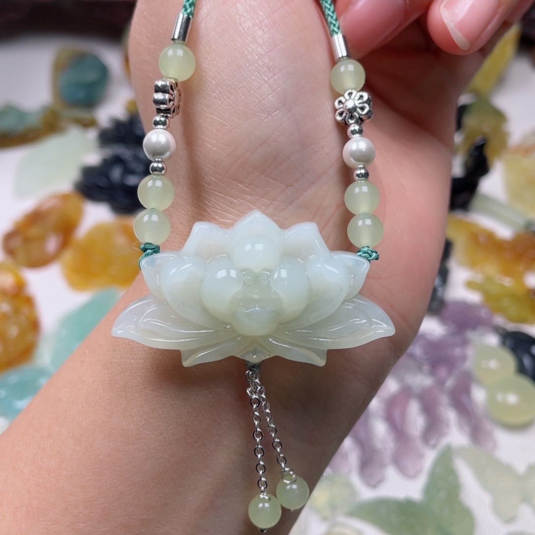 蛇纹石玉颈饰未镶嵌