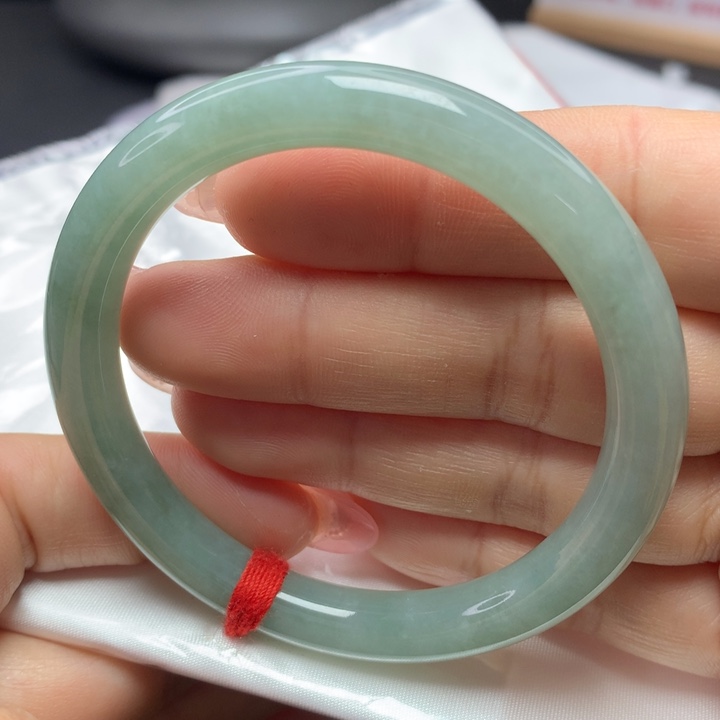 翡翠手镯（圆镯）未镶嵌54545555