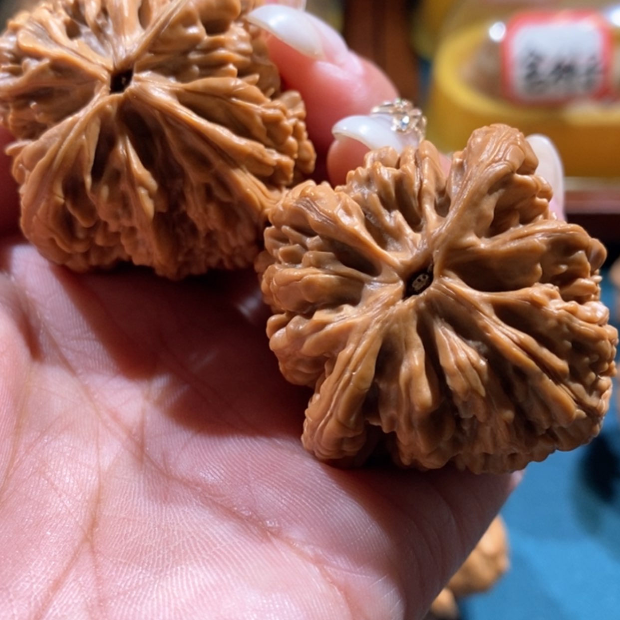 【闪购商品】文玩核桃吊坠时****e虎头王