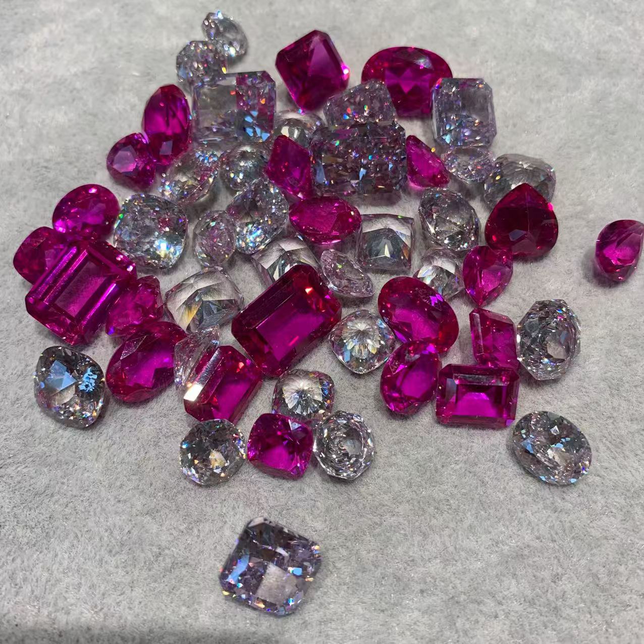 一颗微瑕洛神玫瑰5A鸽子蛋红玉