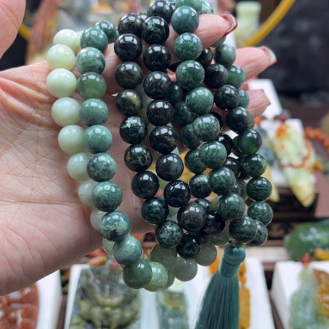 岫玉未镶嵌挂件手链