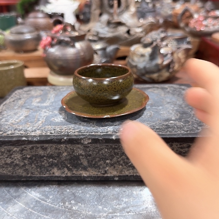 主人杯一个，瓷。。品茗瓷