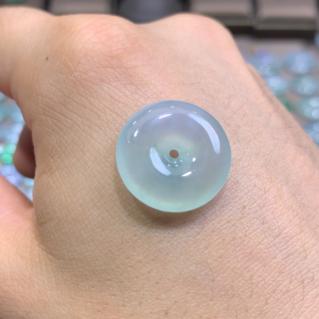 翡翠未镶嵌颈饰平安扣