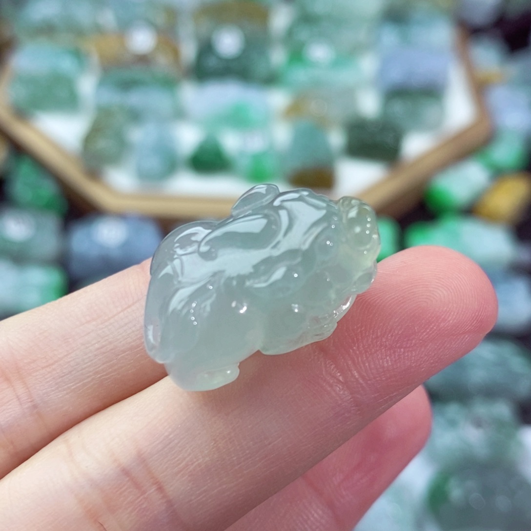 翡翠颈饰未镶嵌天然