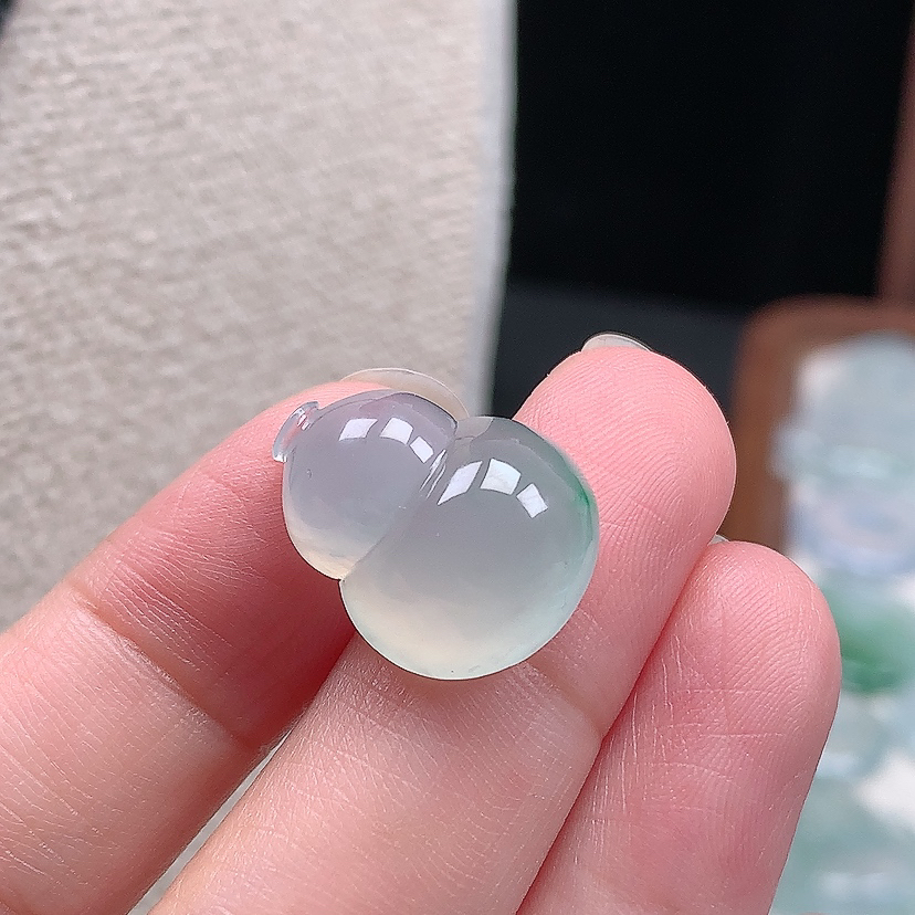 缅甸天然翡翠A货冰种飘阳绿胖葫芦吊坠饰品厚装18.4*14.5*7.9mm