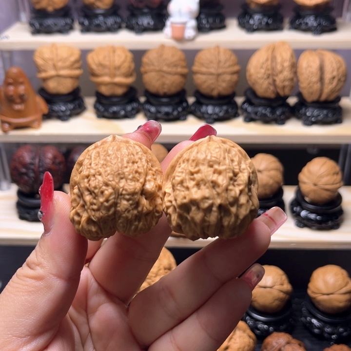 文玩核桃吊坠8w太古金蟾40尺