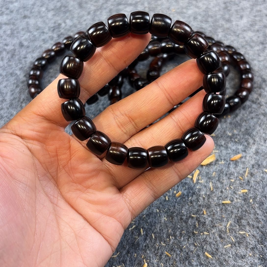 崖柏太行崖柏绿色结油手串五灵脂1.0/1.1