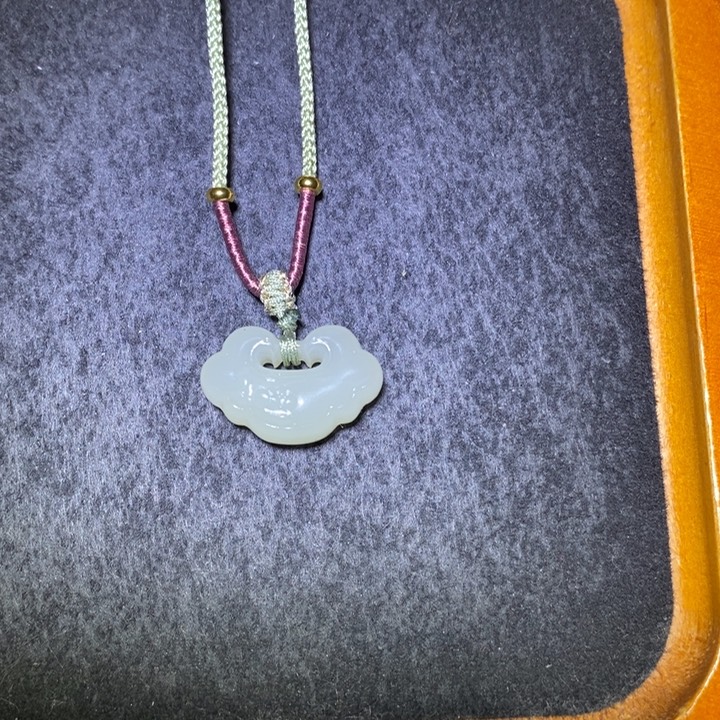 和田玉（青白玉）未镶嵌吊坠(赠链)