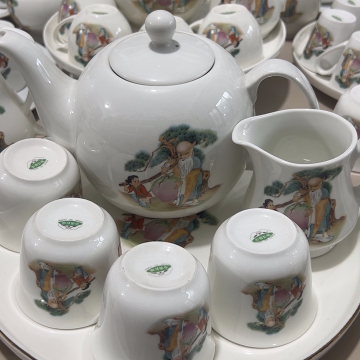 开***吃瓷片陶瓷制品一套