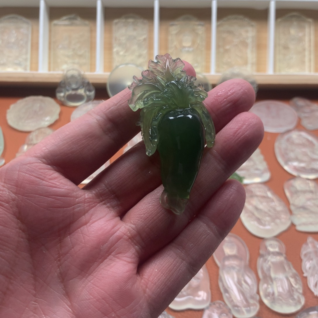 蛇纹石玉颈饰未镶嵌