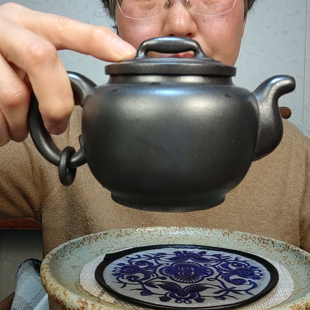 紫砂茶壶问鼎天下300毫升左右