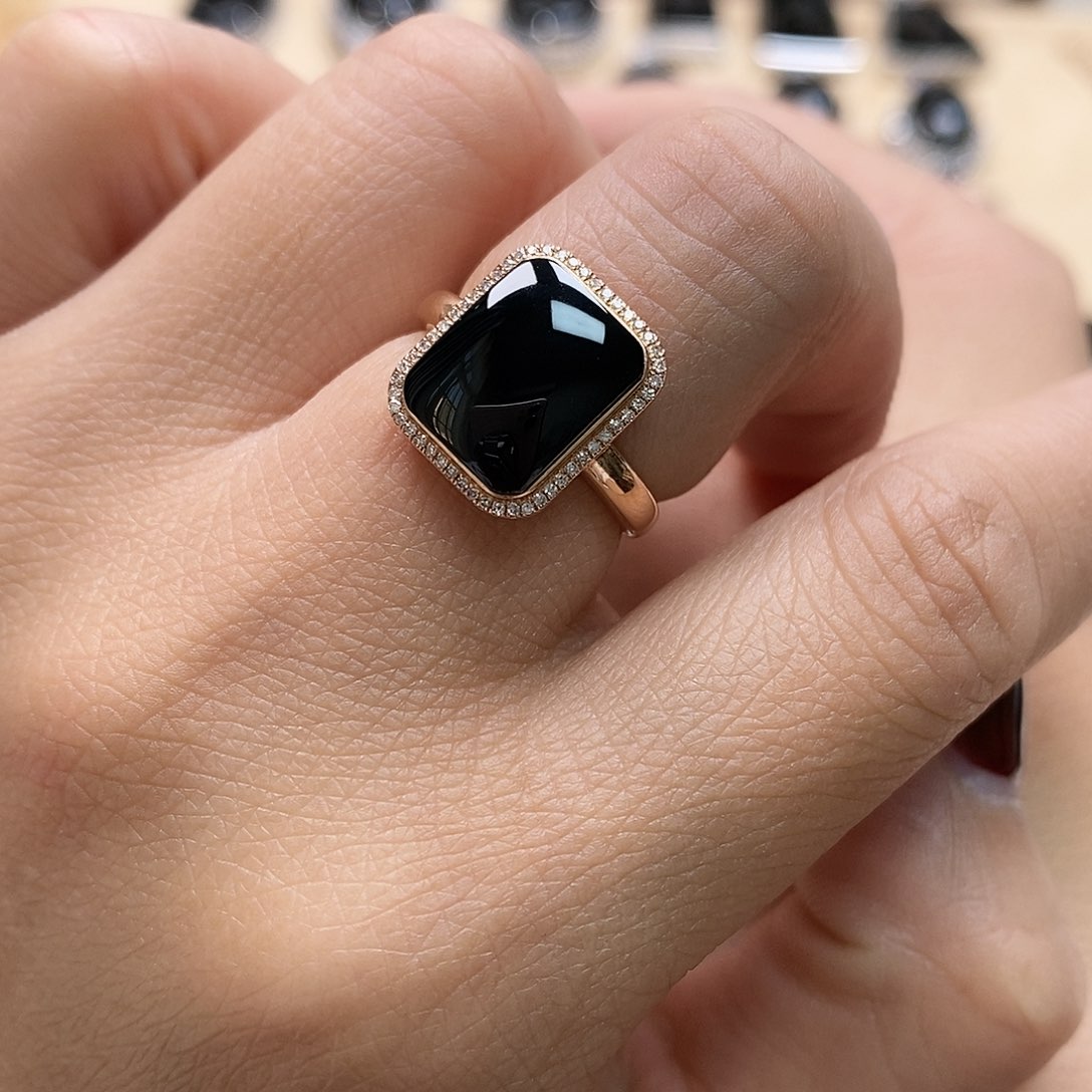 翡翠戒指18K金镶嵌墨翠