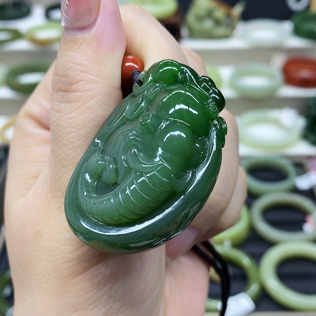 和田玉（碧玉）未镶嵌颈饰封侯拜相