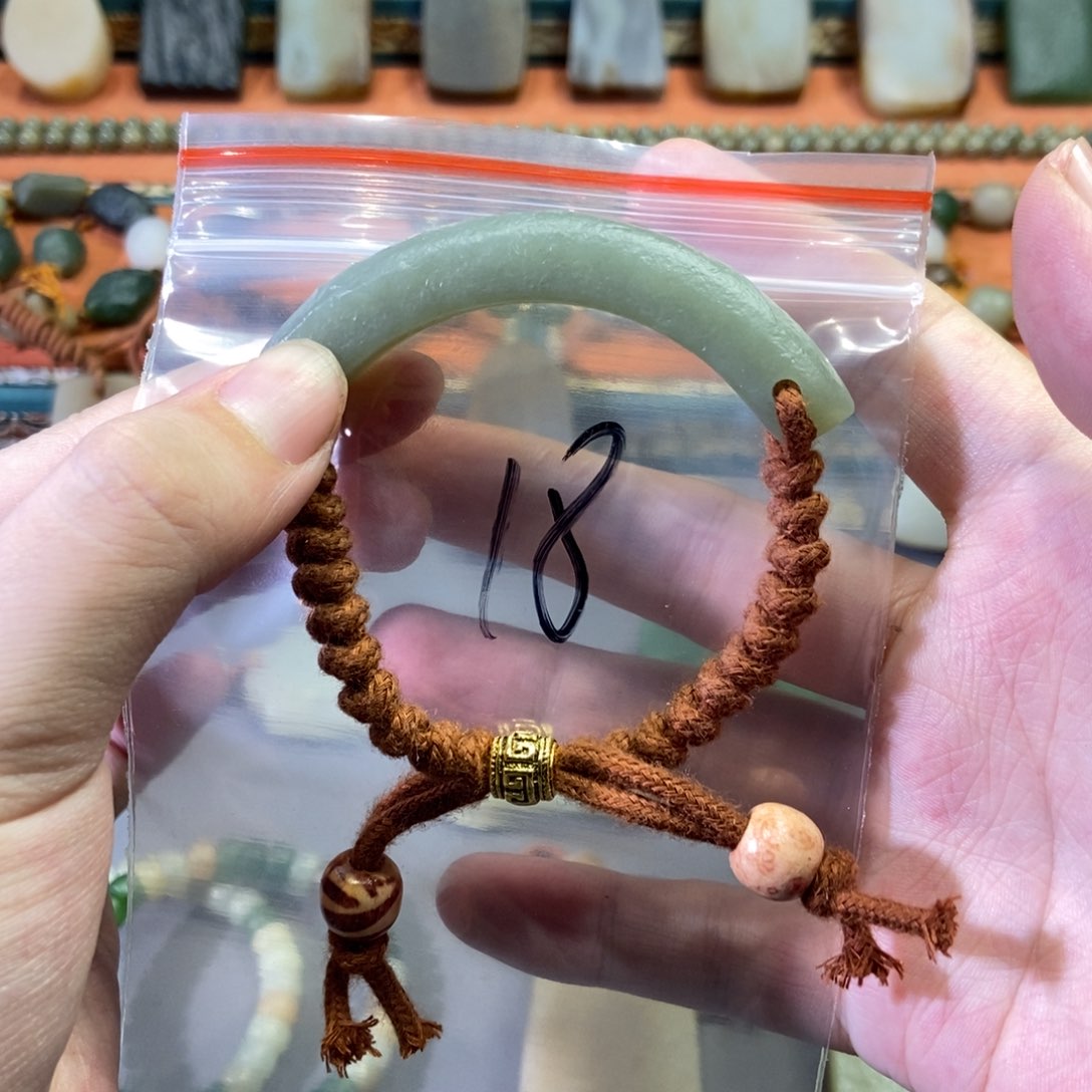 和田玉颈饰未镶嵌糖*鱼