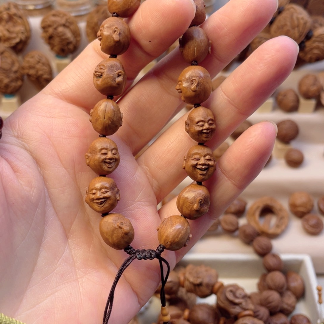 桃****桃核吊坠秦岭野生龙纹纯手工雕刻