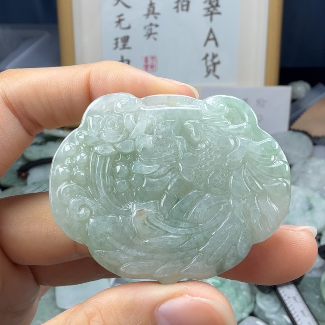 翡翠未镶嵌颈饰翡翠