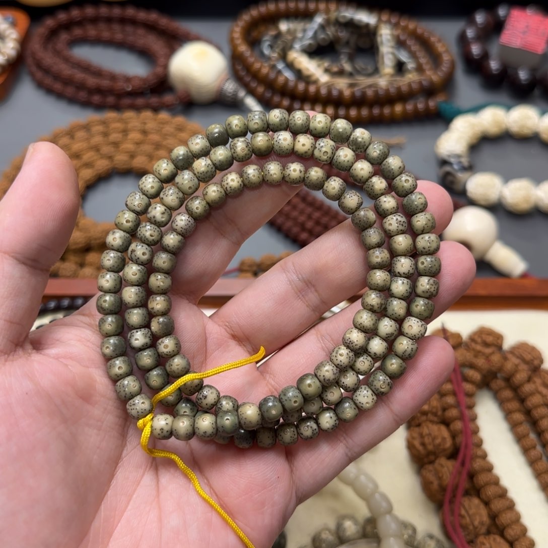 星月菩提吊坠同枝石玉料老型7×6mm