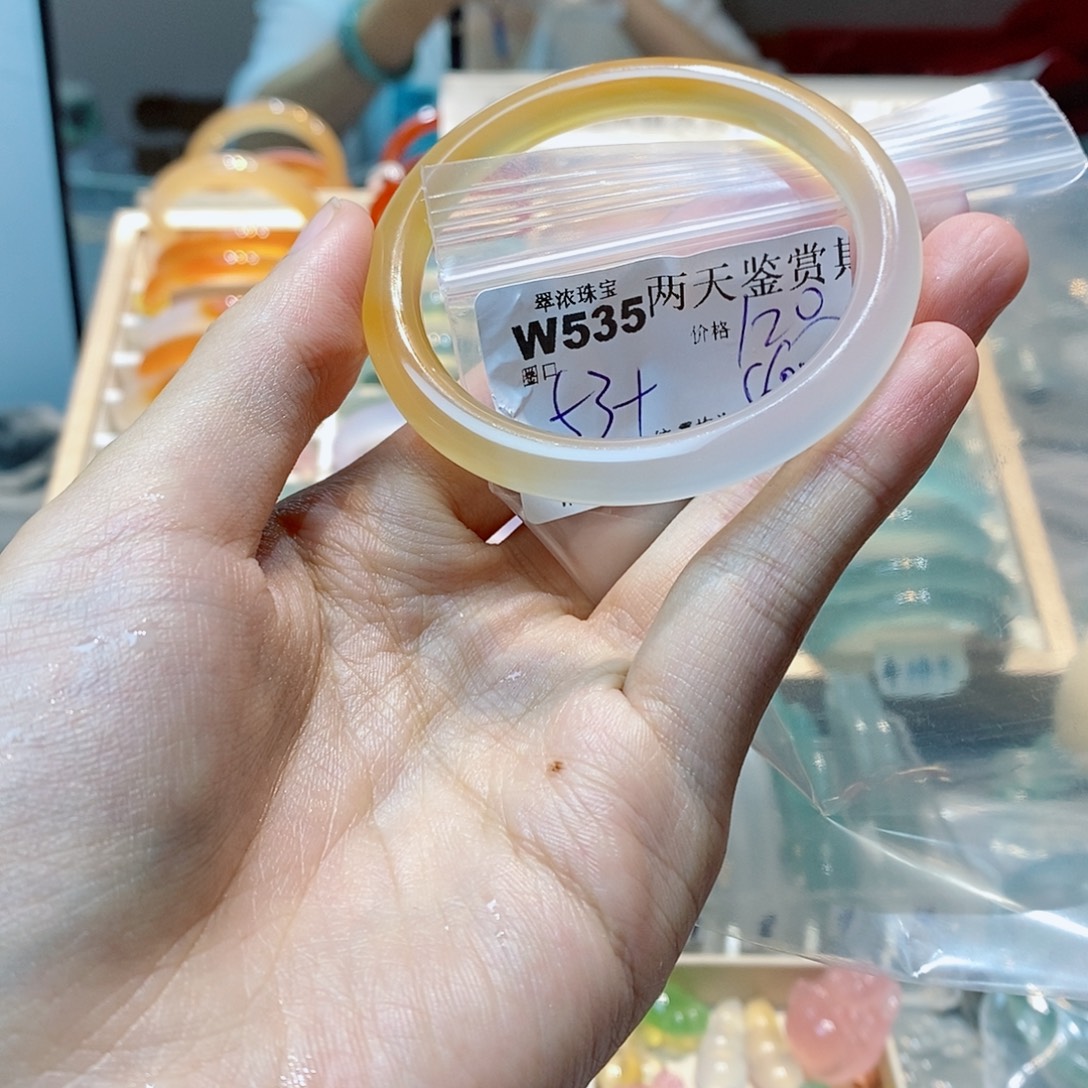 甜***.手镯玛瑙/玉髓未镶嵌