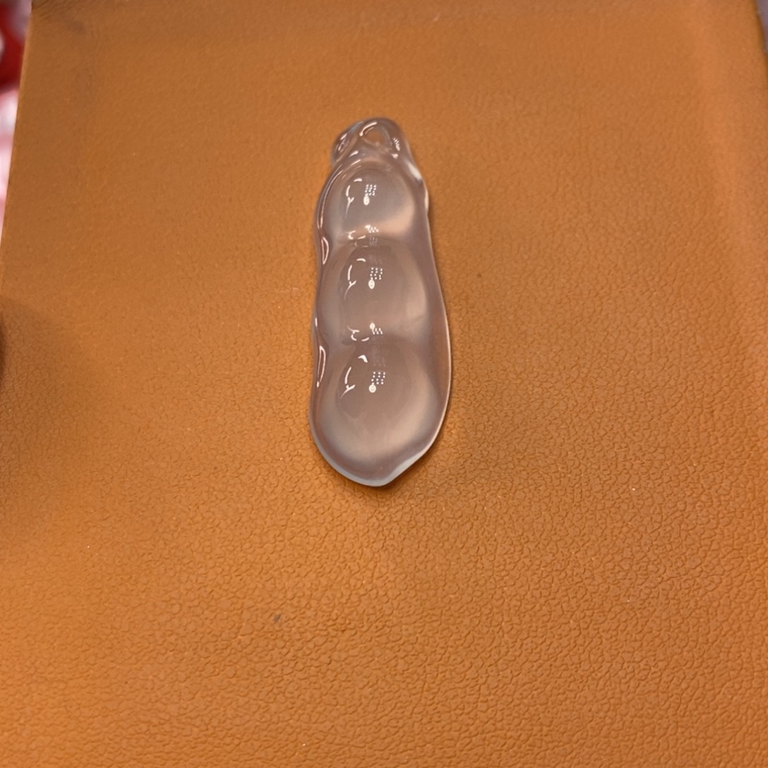 石英质玉未镶嵌吊坠