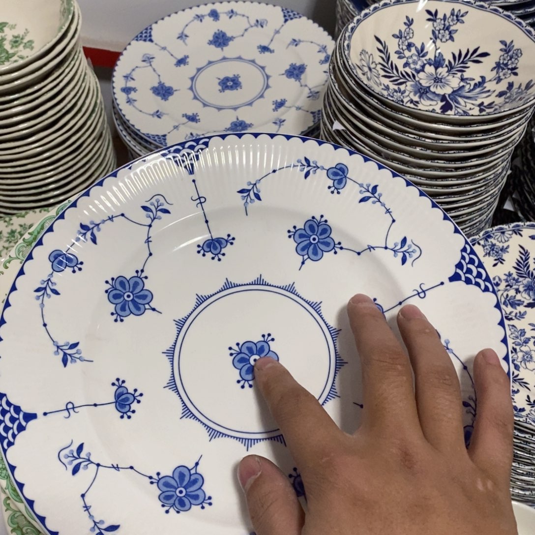 路***人瓷瑕疵唐草十寸平盘