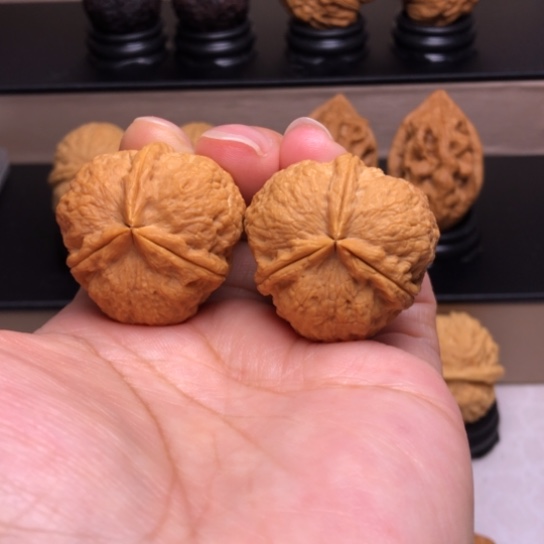 文玩核桃把件满天星三楞37