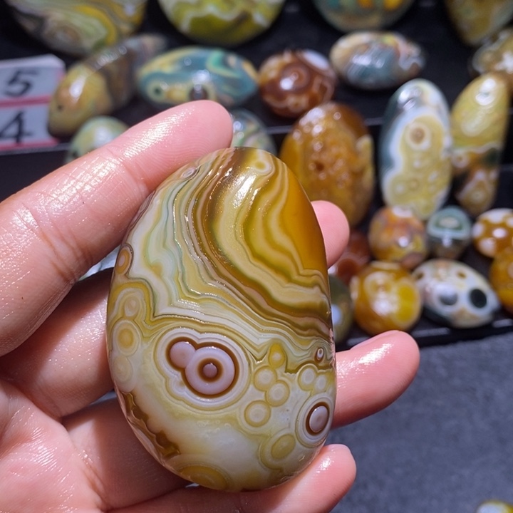 玛瑙/玉髓未镶嵌珠宝奇石