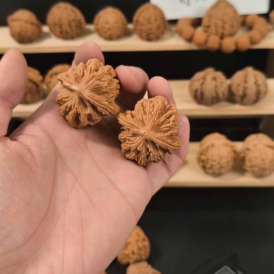 文玩核桃吊坠41麦虎有磕碰