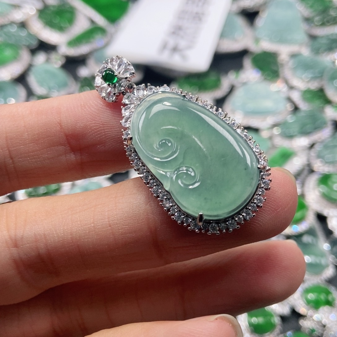 翡翠未镶嵌吊坠(不含链)
