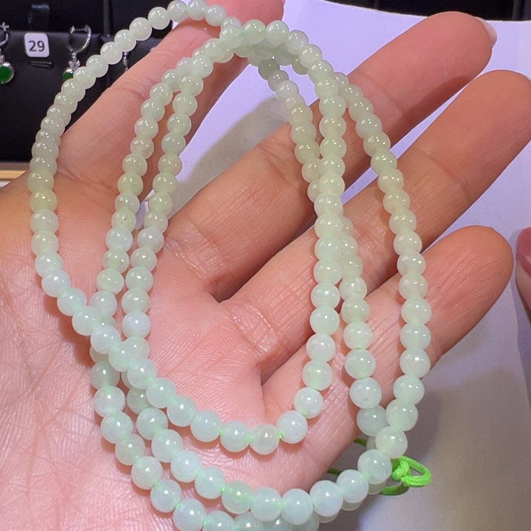 翡翠颈饰未镶嵌珠链