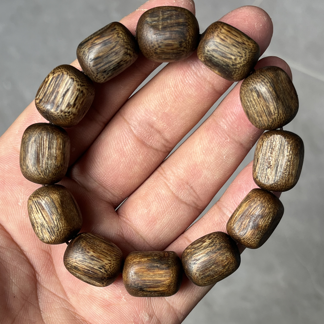 沉香【高结油】沉香树心油随形单圈18g+多样性发一