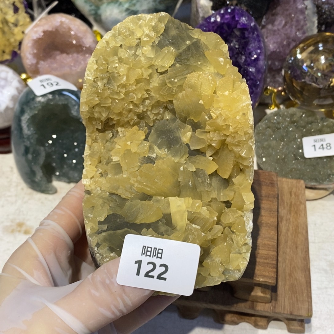 紫晶未镶嵌大型摆件（非配饰）方解石