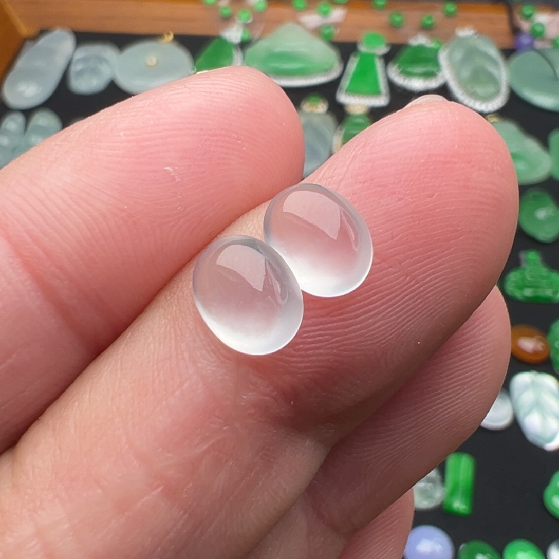 翡翠颈饰未镶嵌蛋面7.5