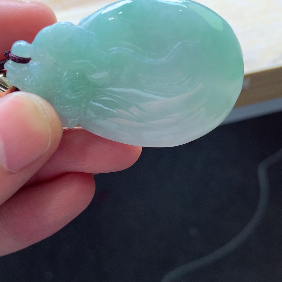 翡翠颈饰未镶嵌吊坠