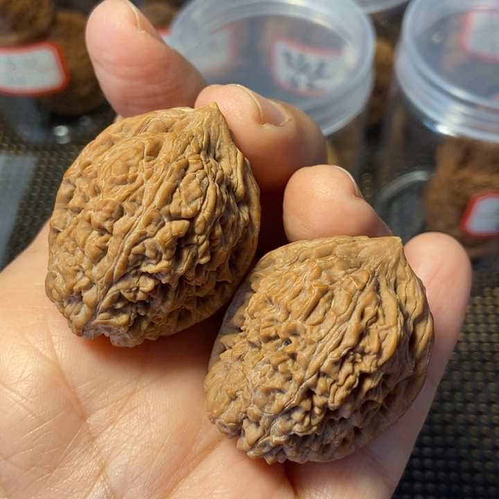 吊坠文玩核桃大蒜头特价尖有小虚尖