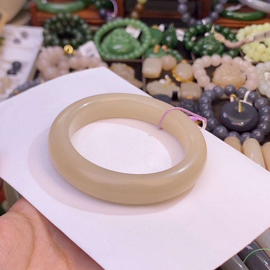 和田玉收藏级熟藕粉柔光雾面手镯55未镶嵌