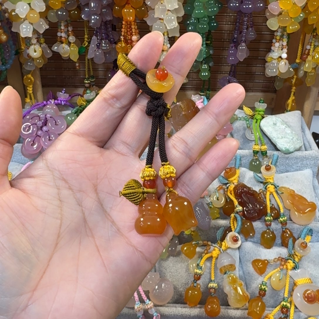 湫***风玛瑙/玉髓未镶嵌钥匙挂件