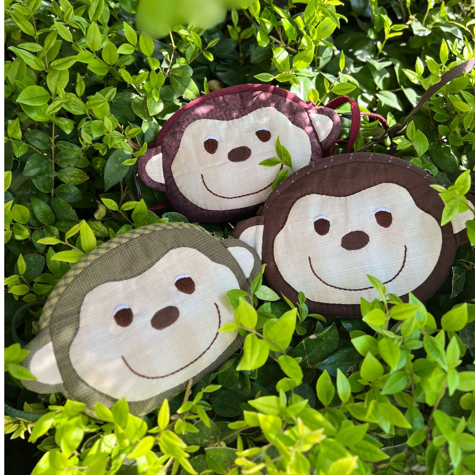 指间非遗鲁绣diy手工幻影猴斜挎拼布包材料包约25*17cm2504045